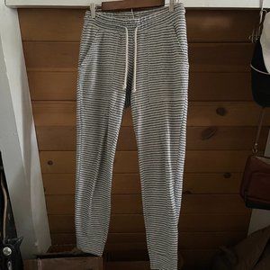 *NEVER WORN* Billabong Striped Beach Joggers